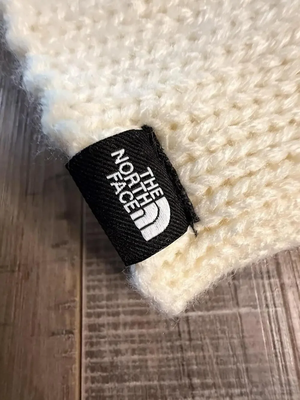 The North Face Cream Cable Knit Beanie Hat‎ Fleece Lined One Size-perfect cond